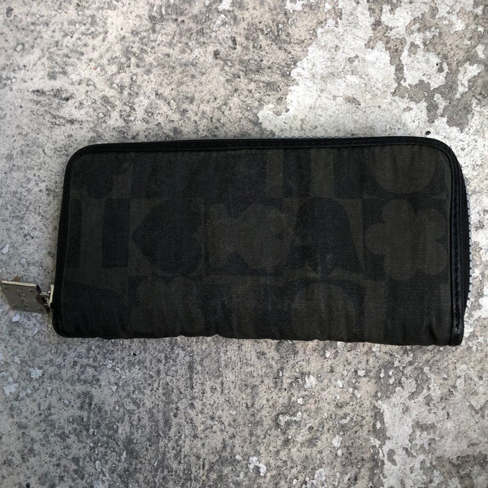 tous wallet
